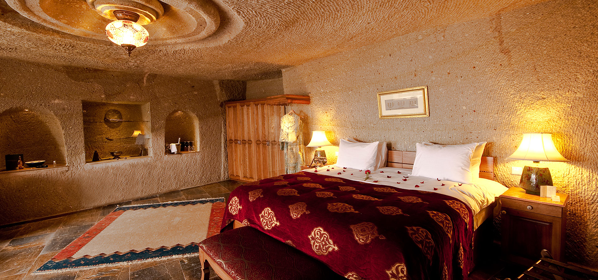 
	Museum
	Hotel
