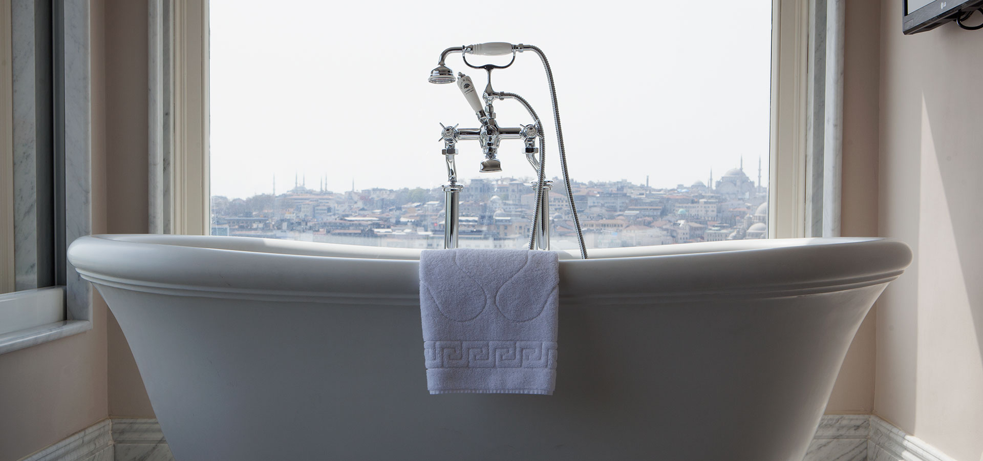
	The Bank
	Hotel
	Istanbul

